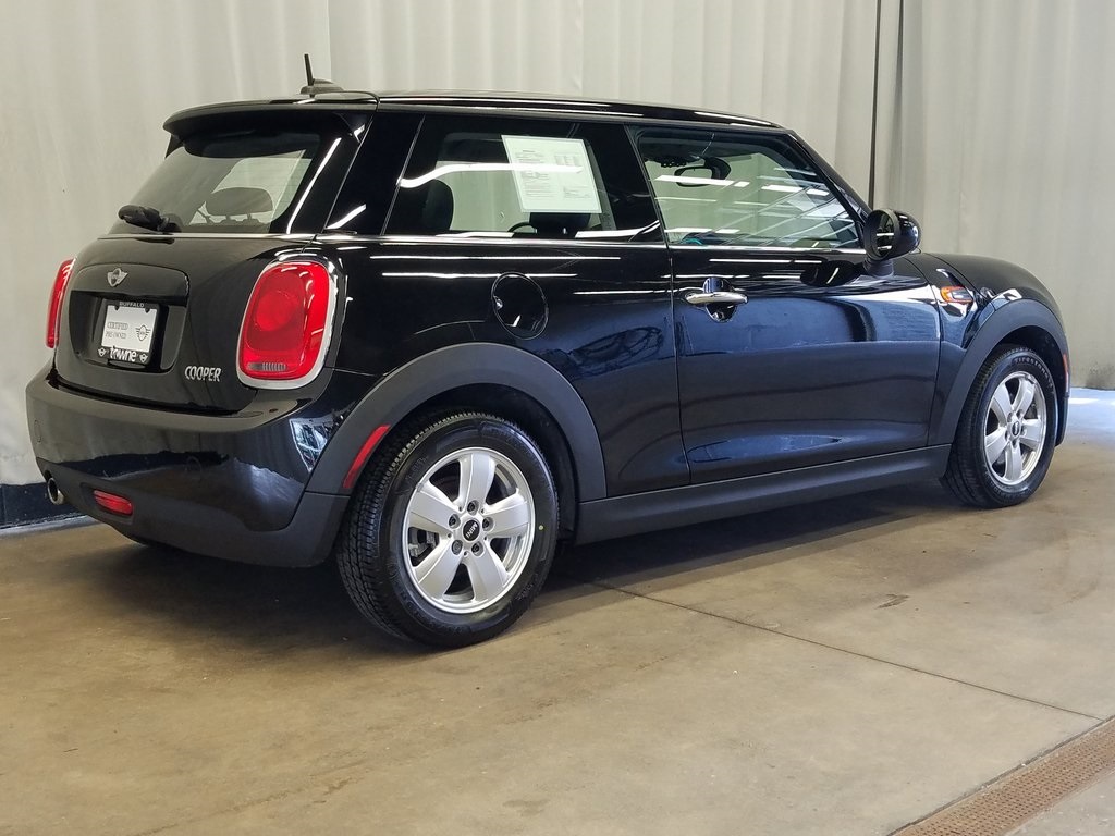 Pre-Owned 2017 MINI Cooper Base FWD 2D Hatchback